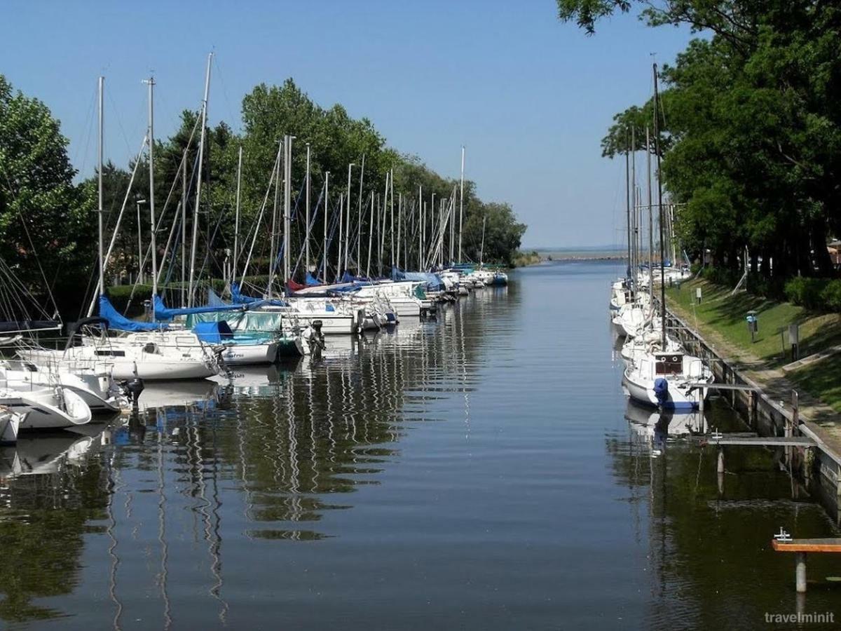 Villa Janos Nyaralo Balatonmáriafürdő Exterior foto